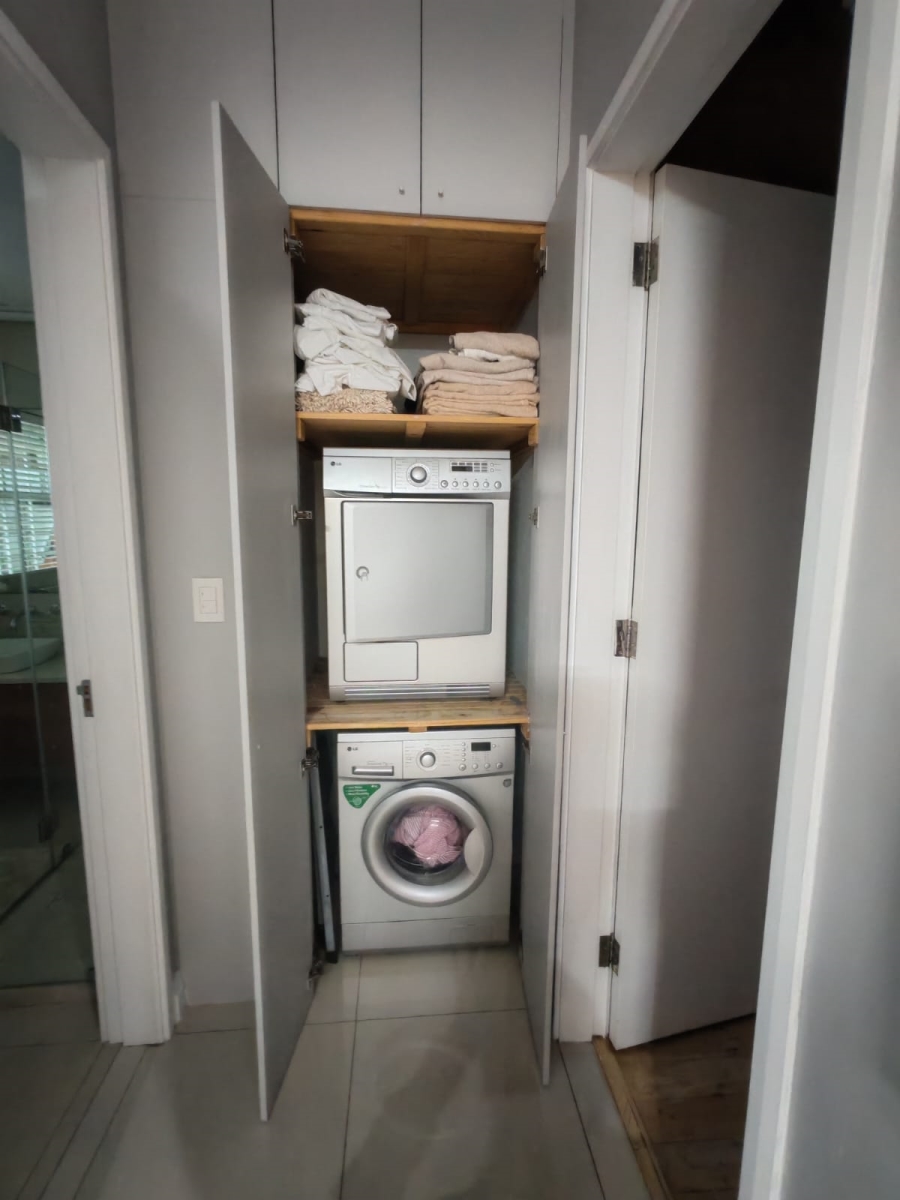 1 Bedroom Property for Sale in Summerstrand Eastern Cape